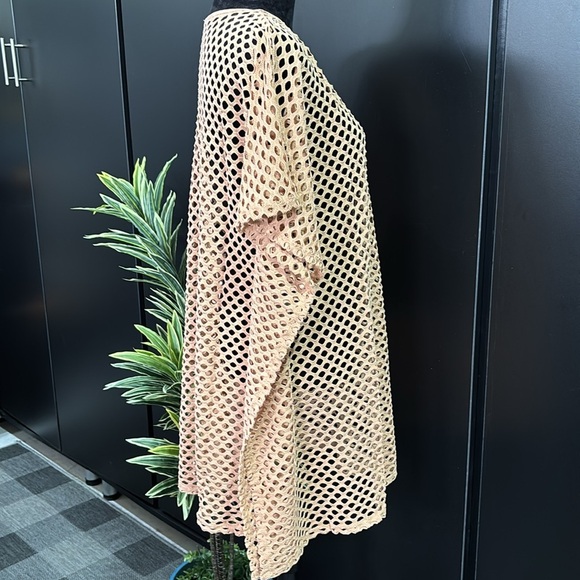 Kiwi & Punch Crocheted v-neck,butterfly short sleeve,side slit hem,oversized - Picture 7 of 10